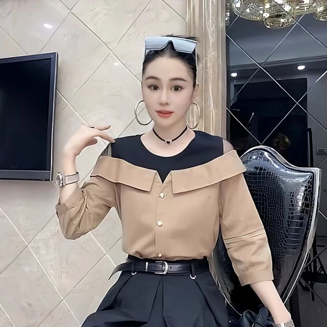 【chai yan 采妍】半假排釦花朵翻領上衣(秋冬新款上衣-65-78公斤可穿) 歷史價格詳細信息