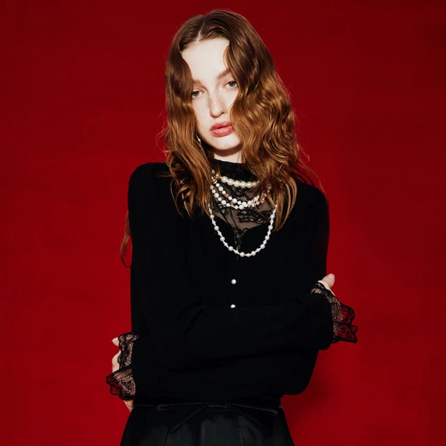 【MOMA】優雅V型領打褶上衣(三色) 歷史價格詳細信息