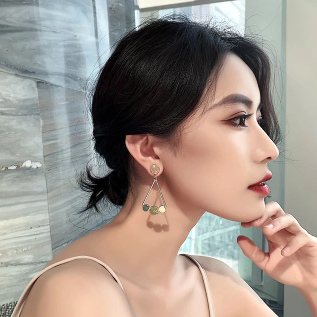 【Golicc】耳環 宮廷 黑水滴(聖誕節 飾品 耳釘 耳飾 耳墜 禮物 滿額贈) 歷史價格詳細信息