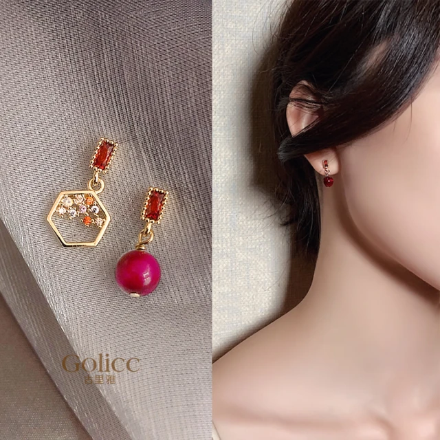 【Golicc】聖誕氣氛 毛絨蝴蝶結抓夾(聖誕節 髮飾 頭飾 鯊魚夾 抓夾 禮物 滿額贈) 歷史價格詳細信息