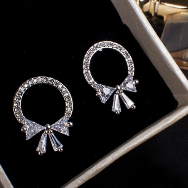 Quenby 925純銀 時尚美人立體感珍珠耳環/耳針 歷史價格詳細信息