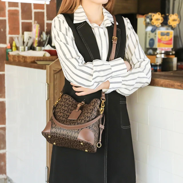 女生肩背包 防水大容量 復古斜背包2018民族風鏈條流蘇水桶包撞色潮流單肩斜跨小包包 流行 歷史價格詳細信息