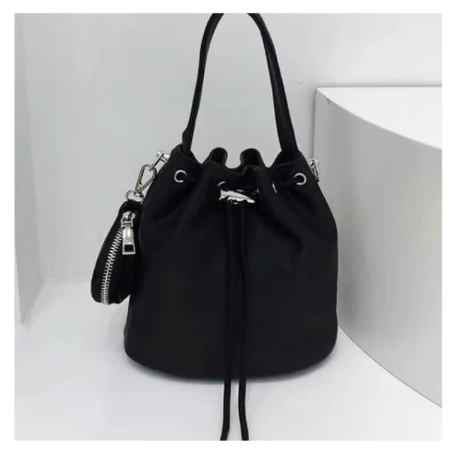 【illi】現貨 交叉美背造型細肩帶背心 無袖有胸墊背心上衣 歷史價格詳細信息