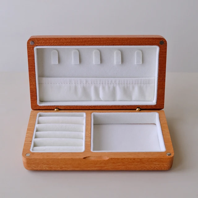 品名：收藏級巧色壽山蠟質黃山秀園印章 規格：3.0x3.0x7.4厘米 產地：福建.壽山 壽山石 印章 擺件 二手【國玉之鄉二店】342 歷史價格詳細信息