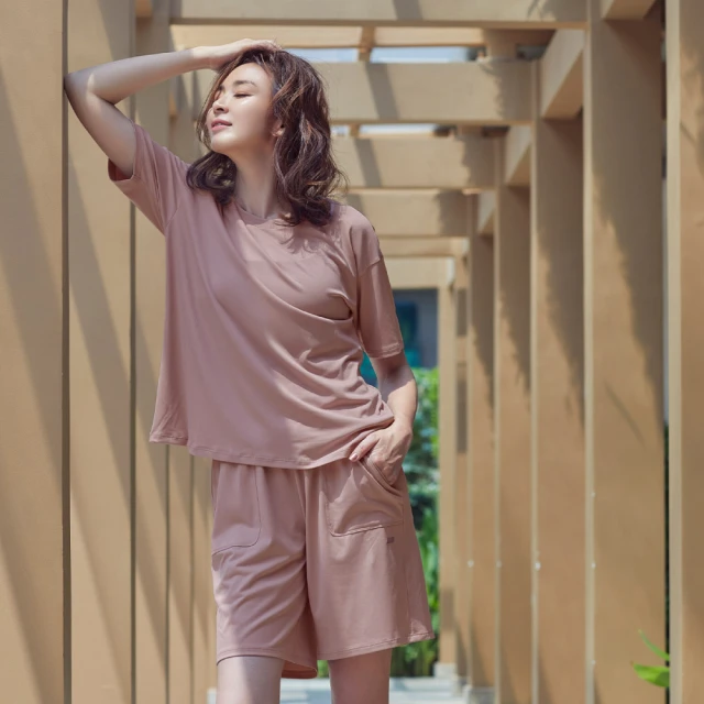 【STL】成套 韓國瑜伽 SET UP 女 運動休閒 快乾 涼感 寬鬆落肩 短袖上衣＋短褲(Black黑) 歷史價格詳細信息