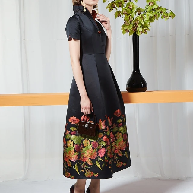 【NADIA LIN 林臣英】蕾絲領緹花洋裝 歷史價格詳細信息