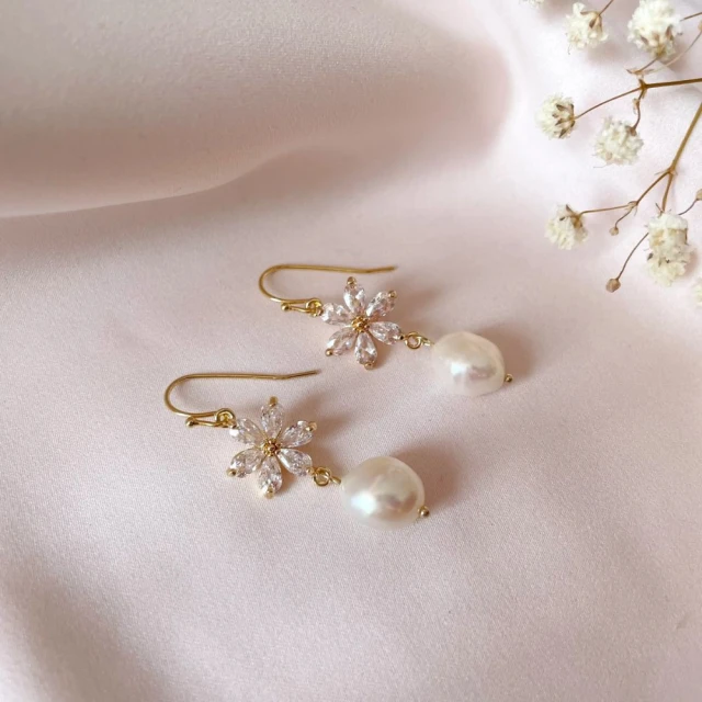 【Elegant 珍愛宣言】朝露小花朵天然珍珠耳環(珍珠耳環) 歷史價格詳細信息