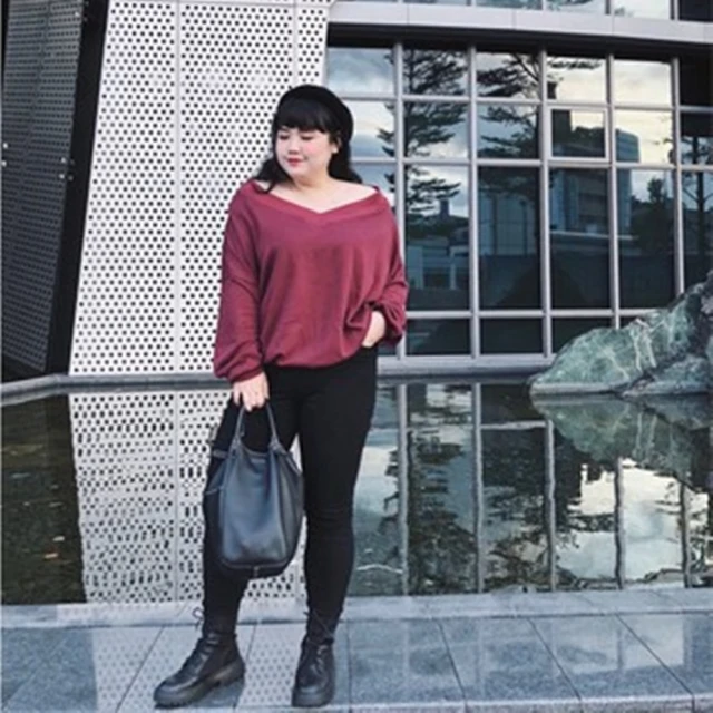 顯瘦前斜車線深藍刷黃中腰小喇叭牛仔褲(牛仔藍S-7L)-N34熊衣褲語 歷史價格詳細信息