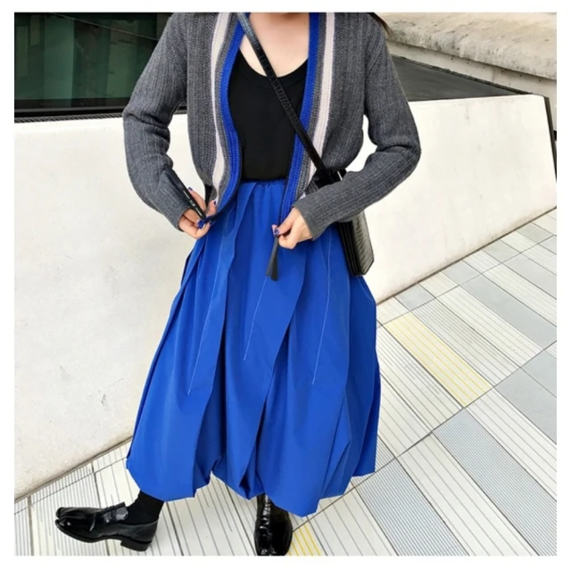 （今日匯款價2800含運售）割愛出清（只有一件不撞包）限量收藏品 Kinaz 經典圓鐵牌logo牛皮肩背包 (有縮拉繩） 歷史價格詳細信息