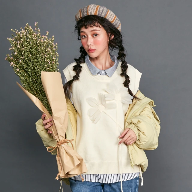 【betty’s 貝蒂思】蝴蝶結色塊印花蕾絲澎袖T-shirt(共二色) 歷史價格詳細信息