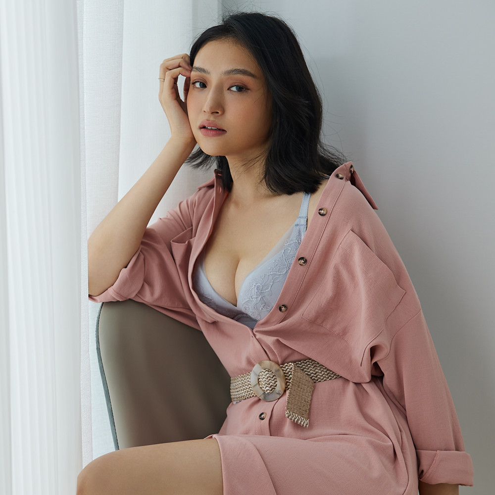 【Ladies 蕾黛絲】挺正的輕真水 B-D罩杯內衣(溫柔粉藍/性感粉黑) 歷史價格詳細信息