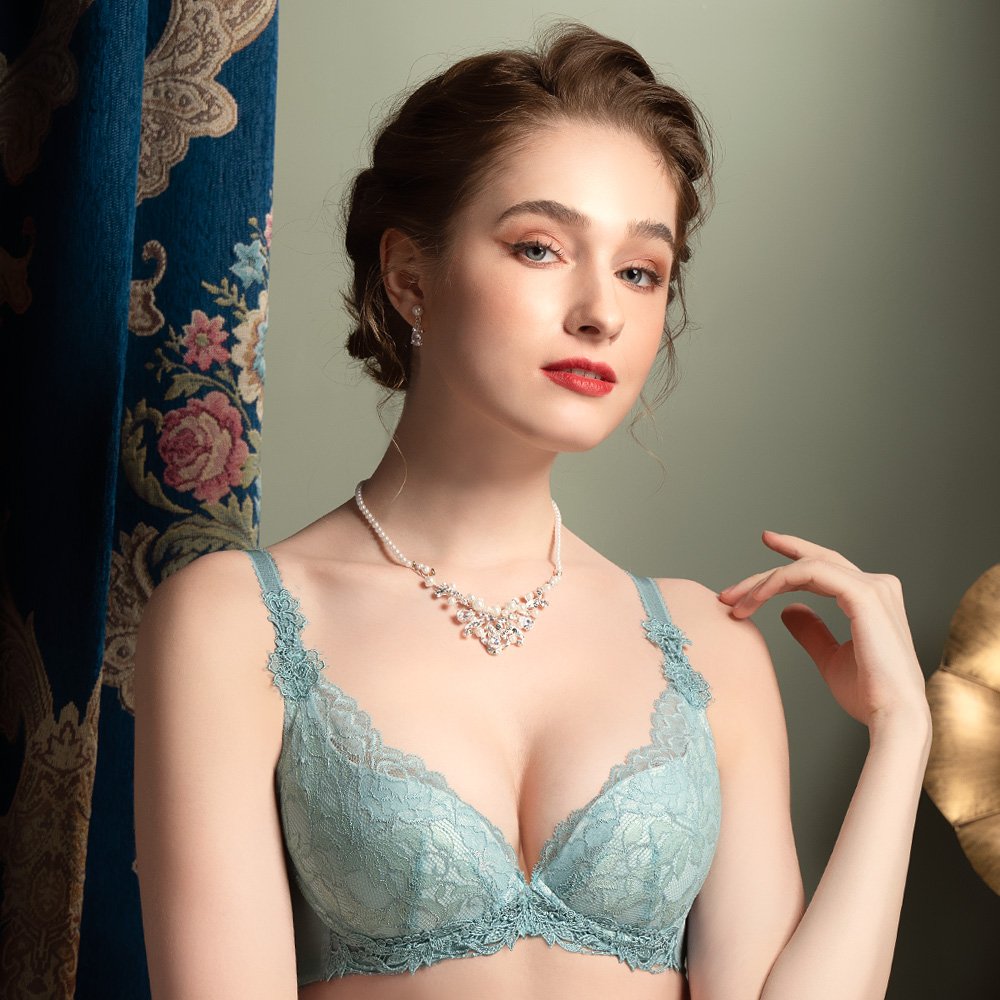 SWEAR 思薇爾 珍珠花頌 系列 M-XXL 蕾絲 中腰 三角 女內褲 (杏駝粉) 歷史價格詳細信息