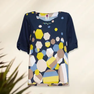 【ILEY 伊蕾】亮采幾何圖案漸層造型七分袖上衣1221281406(深藍) 歷史價格詳細信息