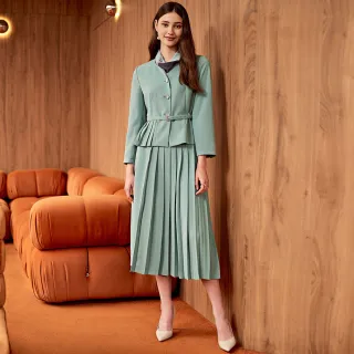 【ILEY 伊蕾】氣質高雅立體織紋縫鑽造型縲縈針織上衣(兩色；M-XL；1224075016) 歷史價格詳細信息