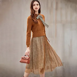 【ILEY 伊蕾】迷人藝術線條織紋抽繩立領上衣(杏色；M-2L；1224161617) 歷史價格詳細信息