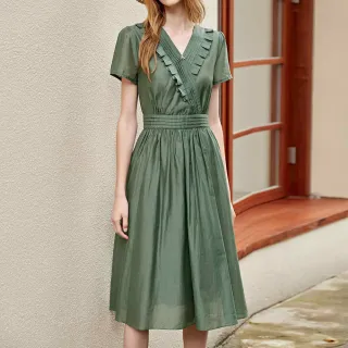 【ILEY 伊蕾】奢華感縫鑽裝飾造型領片(黑/白) 歷史價格詳細信息