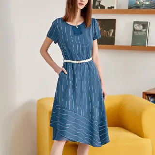 【ILEY 伊蕾】線條感撞色針織上衣(深藍色；M-2L；1234241602) 歷史價格詳細信息