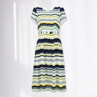 【ILEY 伊蕾】撞色鍊條提織針織上衣(黑色；M-2L；1234405003) 歷史價格詳細信息