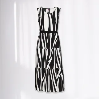 【ILEY 伊蕾】不規則荷葉活片剪裁斜紋A字短褲裙(深藍色；M-XL；1223022414) 歷史價格詳細信息