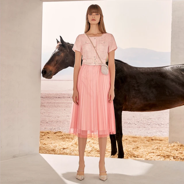 【ILEY 伊蕾】小香貼布燙金質感印花高含棉上衣(黃色；M-XL；1223071224) 歷史價格詳細信息