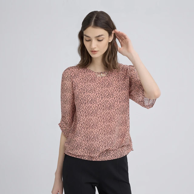 【ILEY 伊蕾】印花拼接造型領棉質長袖上衣(深藍；L-2L；1244011606) 歷史價格詳細信息