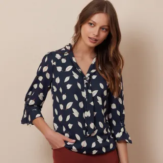 【ILEY 伊蕾】葉片水彩燒花細壓摺領口雪紡上衣1213281405(深藍) 歷史價格詳細信息