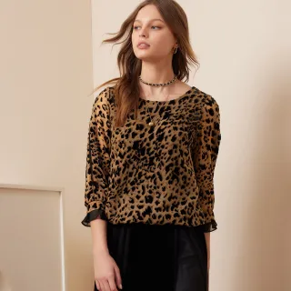 【ILEY 伊蕾】高級貴氣緹花燒花荷葉領上衣(灰色；M-2L；1223071404) 歷史價格詳細信息