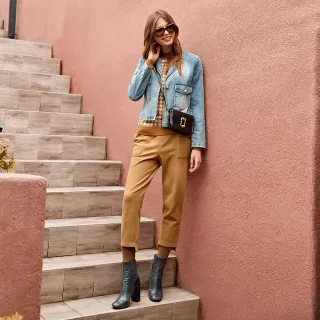 【ILEY 伊蕾】日系印花側邊綁帶造型上衣1222471202(綠) 歷史價格詳細信息