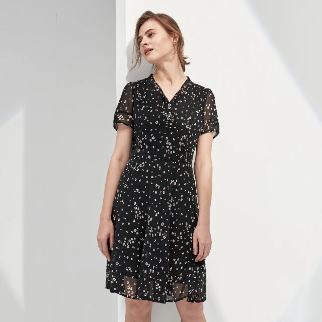 V領滿版條紋印花鬆緊收腰荷葉短袖上衣 《AB15619》 歷史價格詳細信息