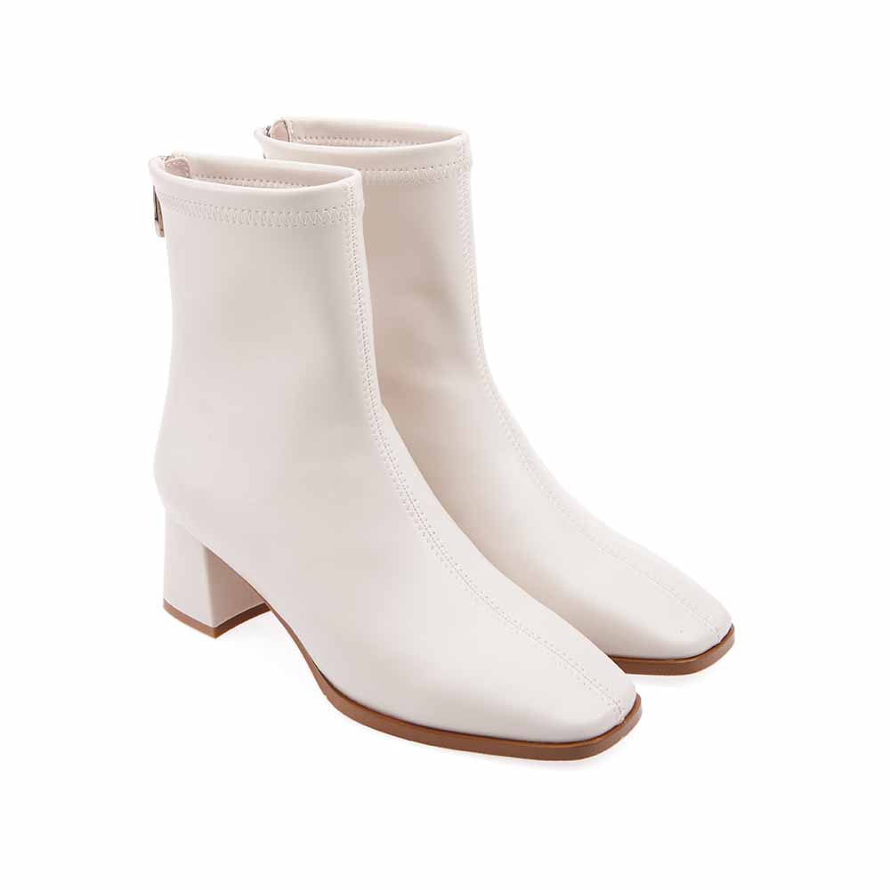 【A.S.O 阿瘦集團】親膚嚴選休閒低跟鞋(淺藍) 歷史價格詳細信息