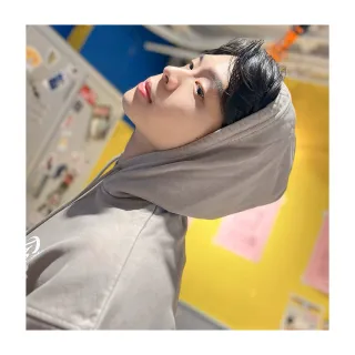 【LEVIS】Fresh果漾系列 女款 寬鬆短版長袖T恤 / 天然染色工藝 香芋紫 熱賣單品 歷史價格詳細信息