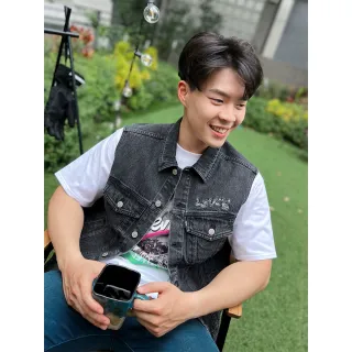 【LEVIS】男款 牛仔Sherpa鋪毛背心 / 雙面穿 / 精工淺藍水洗 人氣新品 歷史價格詳細信息