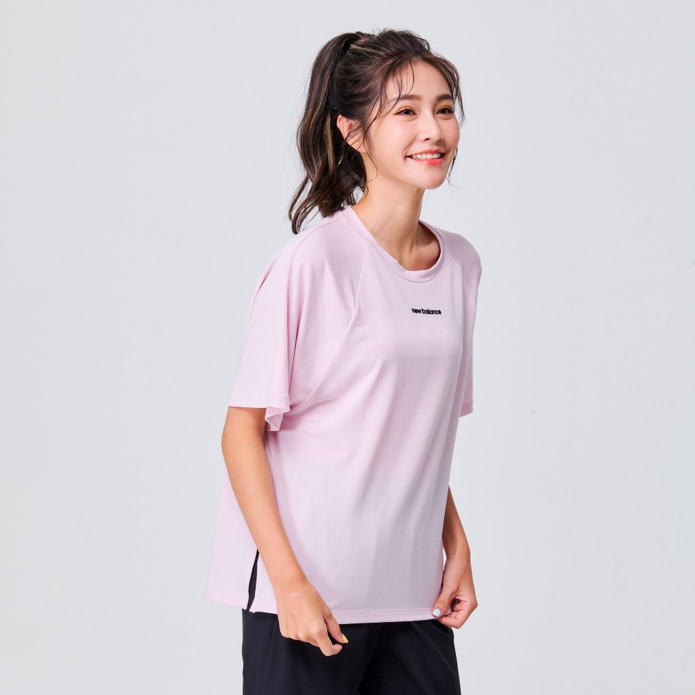 [New Balance]無肩線圓領長袖上衣_女性_牙白色_AWT31500SST 歷史價格詳細信息