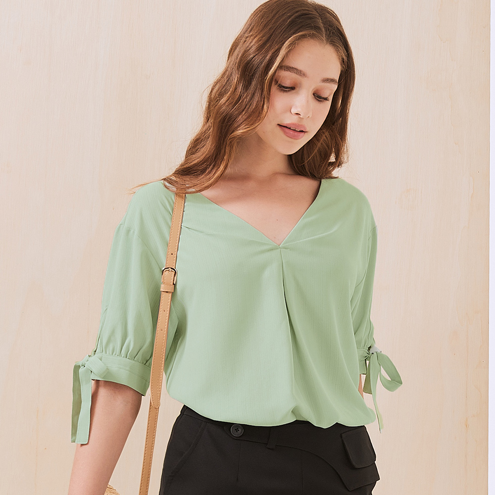 雪紡--輕甜魅力簡約大方圓領微甜手寫感英字拼接雪紡七分袖上衣(黑.灰XL-5L)-U387熊衣褲語 歷史價格詳細信息