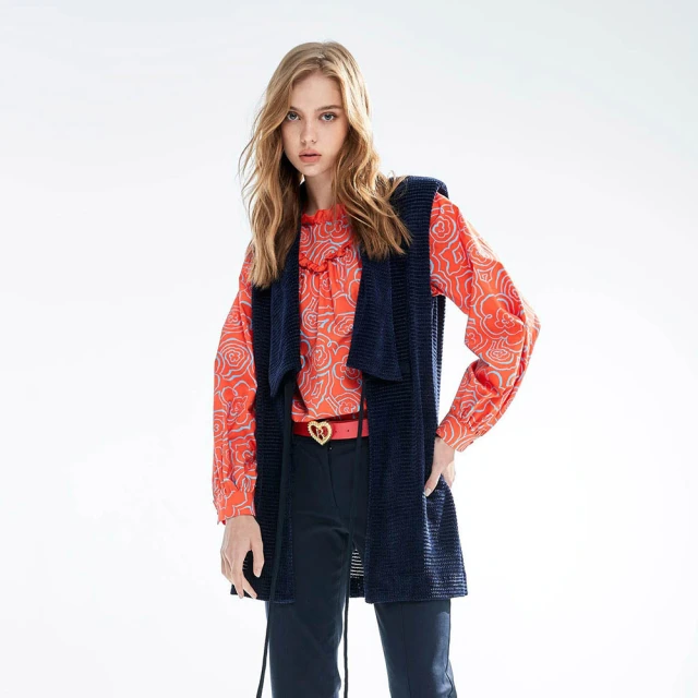 【iROO】山茶花刺繡T恤 歷史價格詳細信息