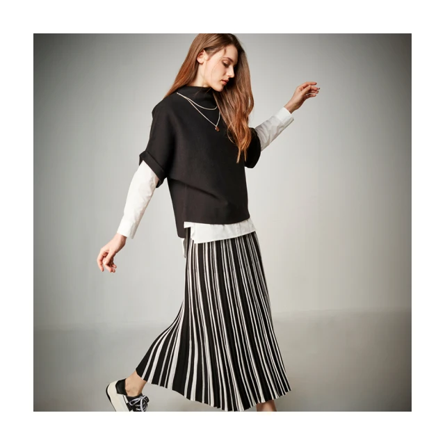 【Le Polka】優雅碧湖綠蕾絲上衣-女 歷史價格詳細信息