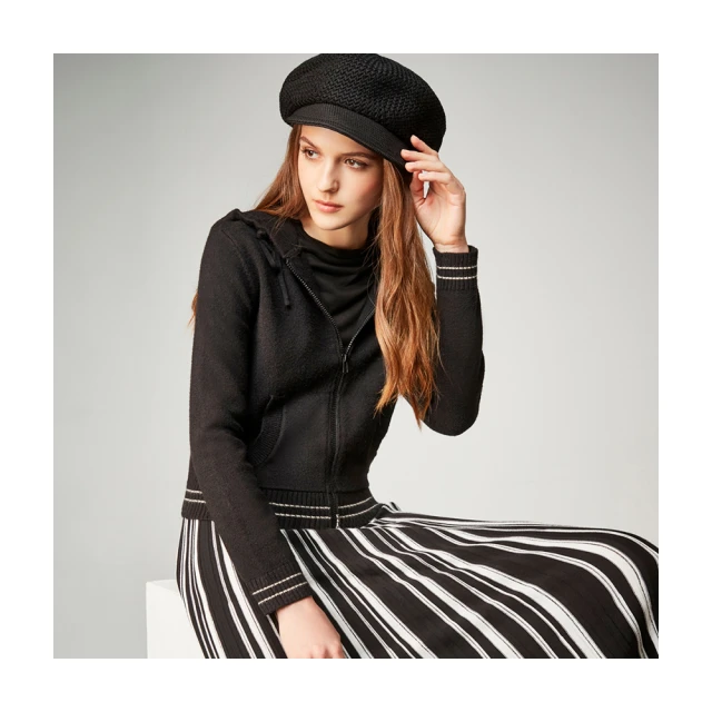 【Le Polka】線形長頸鹿設計短袖上衣-女 歷史價格詳細信息