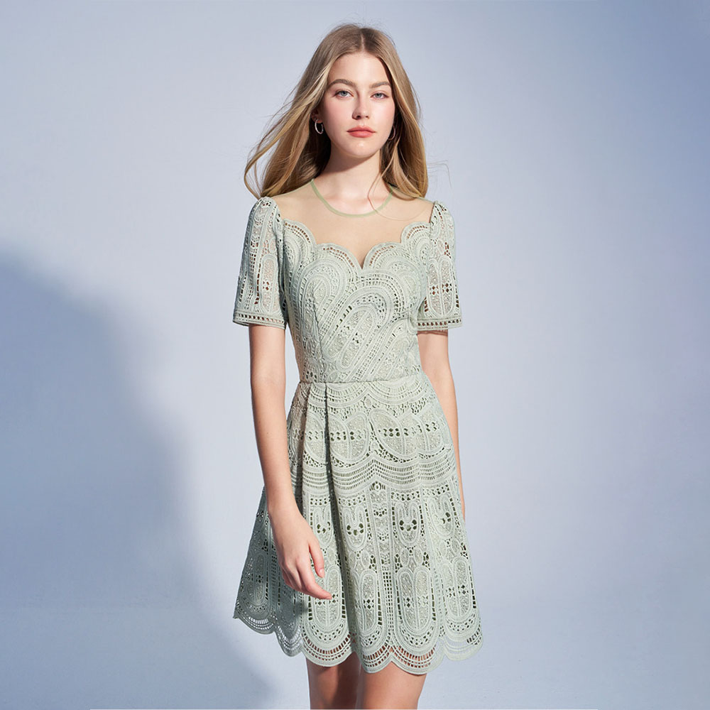 【MOMA】優雅V型領打褶上衣(三色) 歷史價格詳細信息