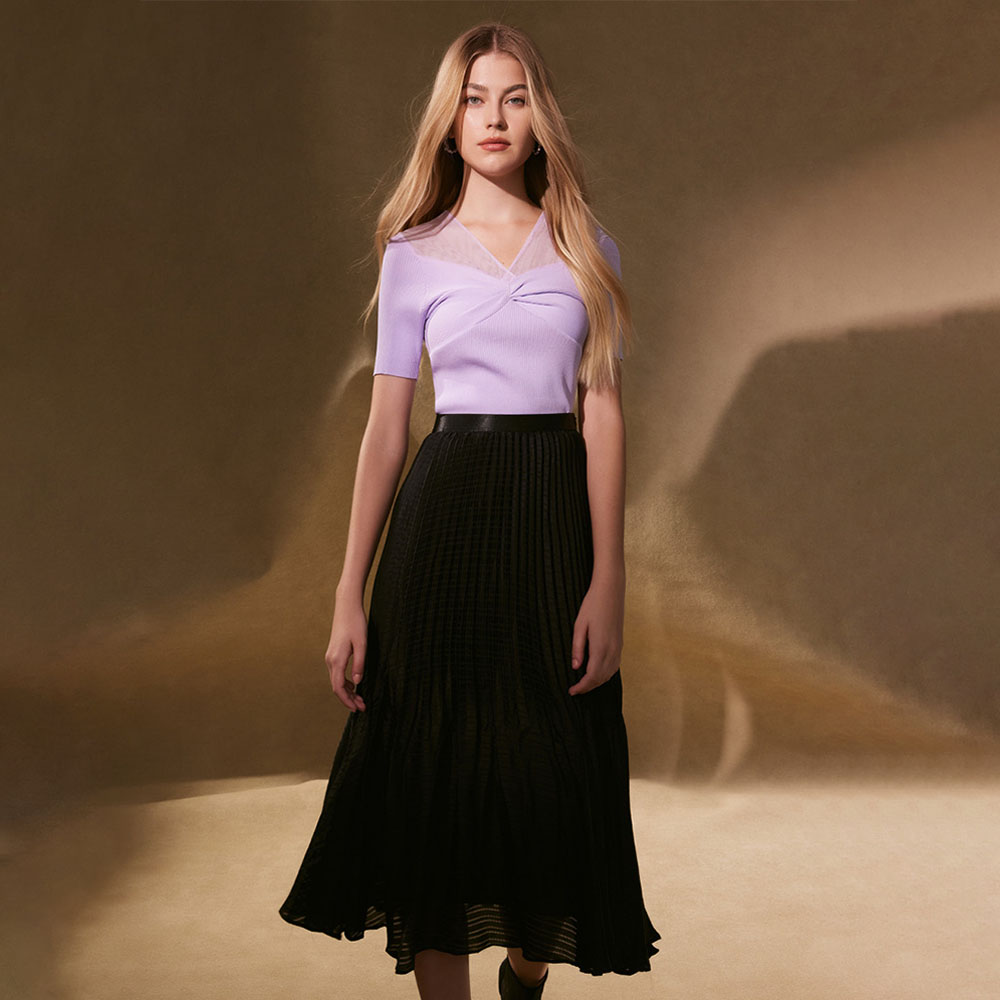 【MOMA】優雅V型領打褶上衣(三色) 歷史價格詳細信息