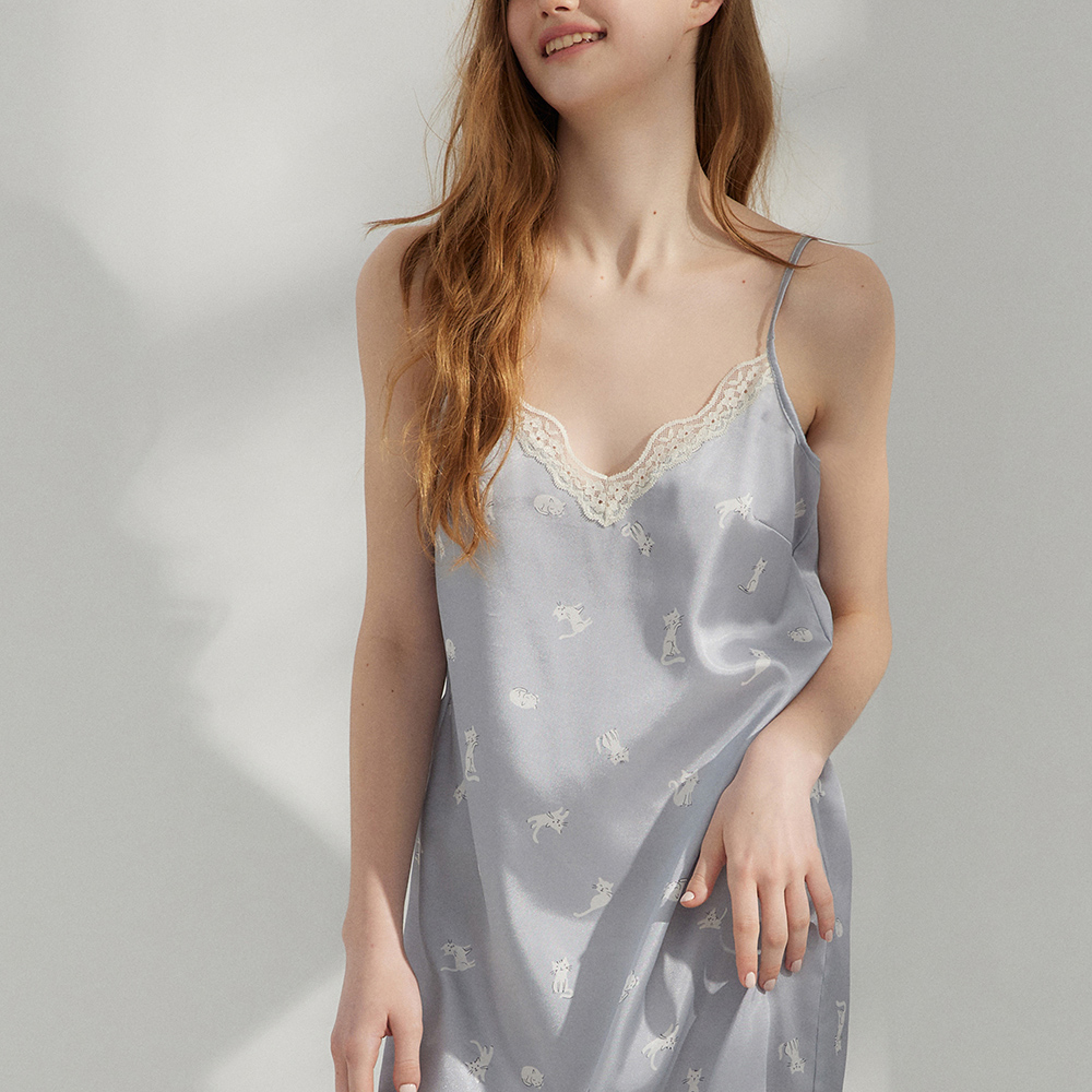 〔暖心療癒小時光〕可愛動物刺繡：飾品＆布小物應用全集20種基礎針法 × 24款插畫風動物刺繡教學 × 12種質感手作小配件示範 ×（內含【可愛動物刺繡全材料包套組──摘花小刺蝟】）/松本千慧/ 松本美慧 文鶴書店 Crane Publish 歷史價格詳細信息