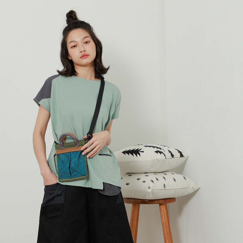 【MOSS CLUB】不規則衣襬雙色抽繩連帽長袖上衣(藍 黑 杏) 歷史價格詳細信息