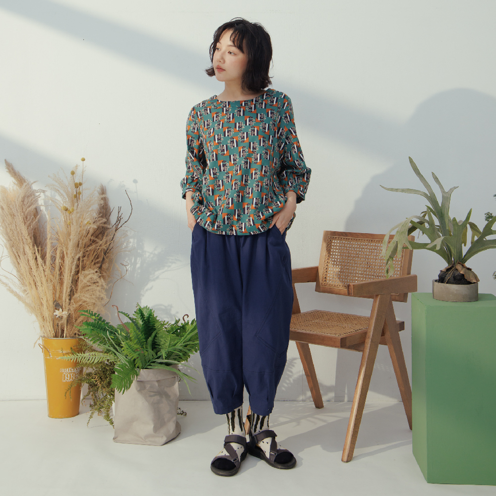 【MOSS CLUB】斜剪接寬褲管鬆緊腰頭長褲(藍 灰) 價格比較,價格查詢,歷史價格詳細信息