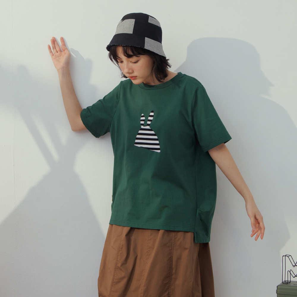 【MOSS CLUB】條紋不對稱拼接半開襟短袖襯衫洋裝(深藍 灰) 歷史價格詳細信息