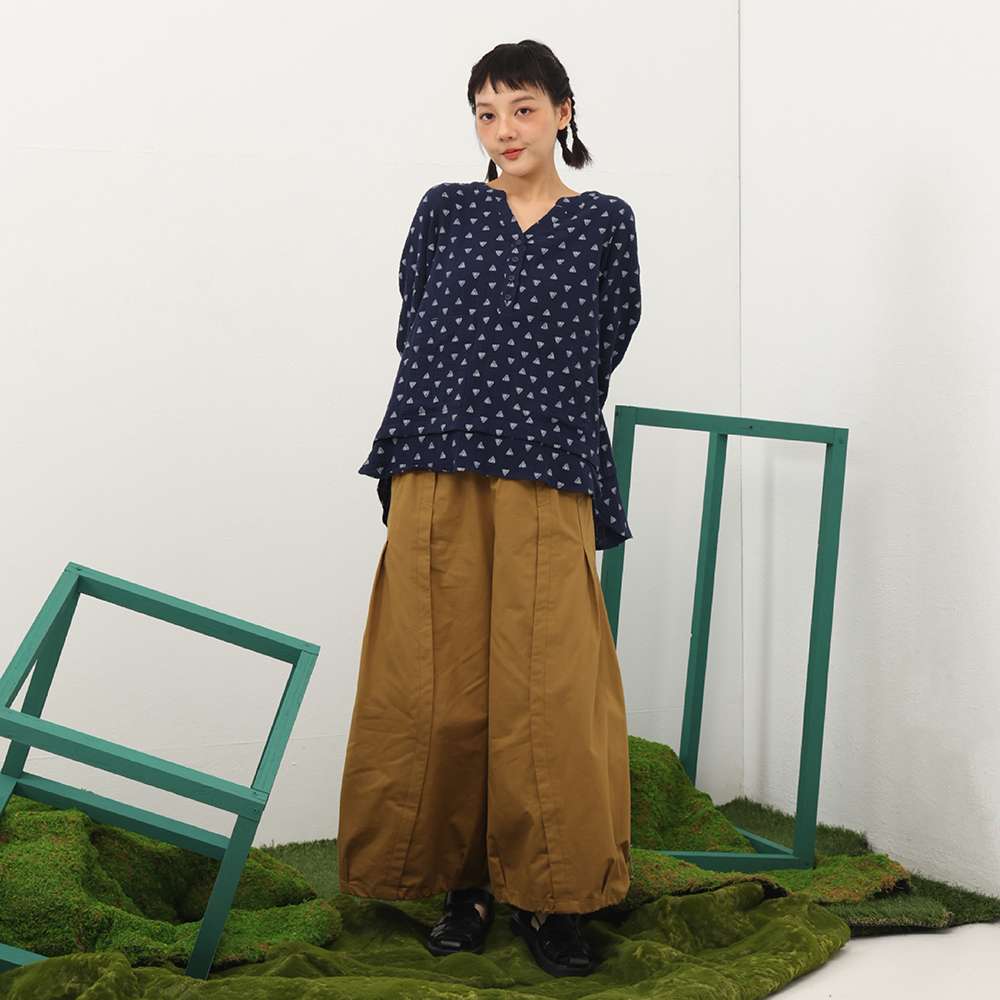 【MOSS CLUB】流線抓褶圓形點綴寬鬆短袖上衣 藍 黑 紅 歷史價格詳細信息
