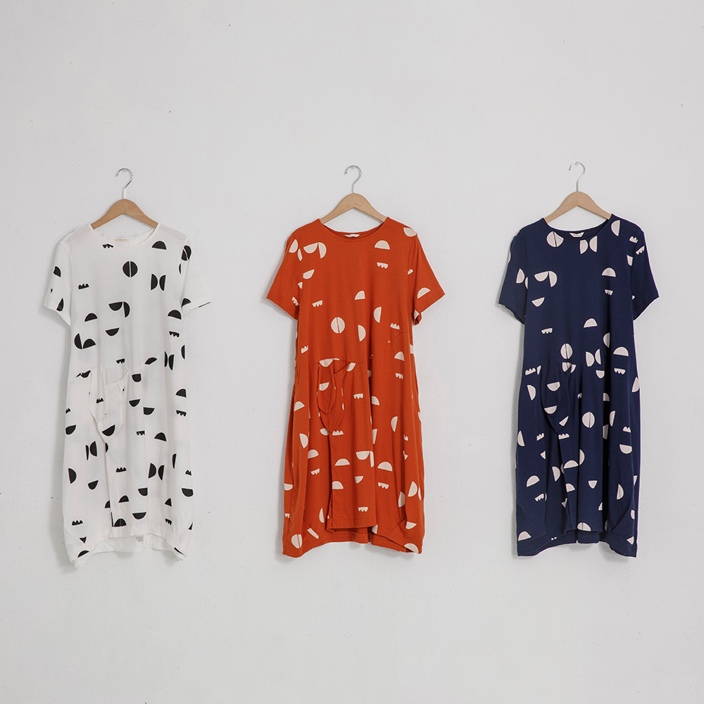 【MOSS CLUB】三角形印花後綁結-女七分袖上衣 綁結 藍 白 紫(三色/魅力商品/版型適中) 歷史價格詳細信息