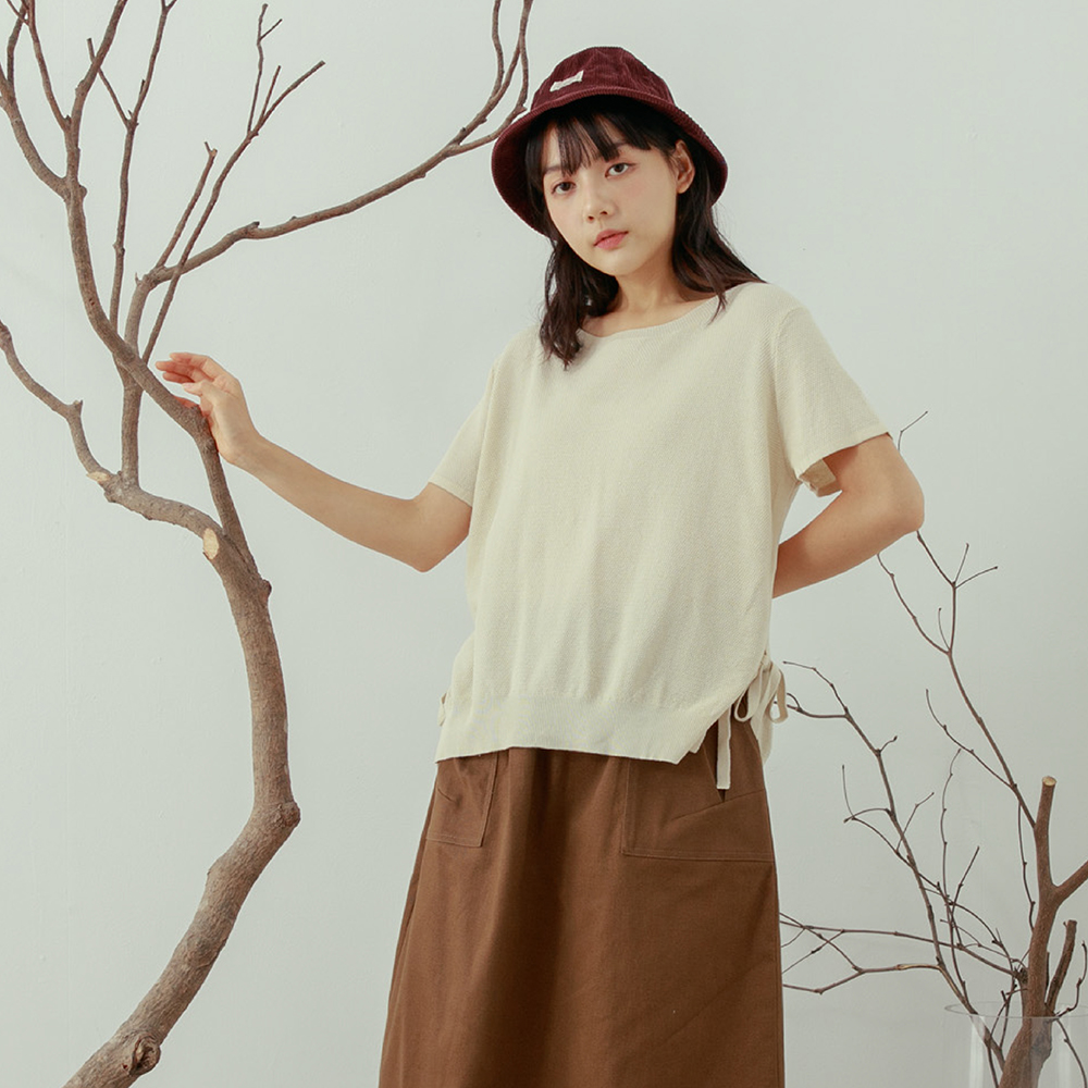 【MOSS CLUB】圓圈花異材質布料剪接連袖短袖上衣 藍 咖 歷史價格詳細信息