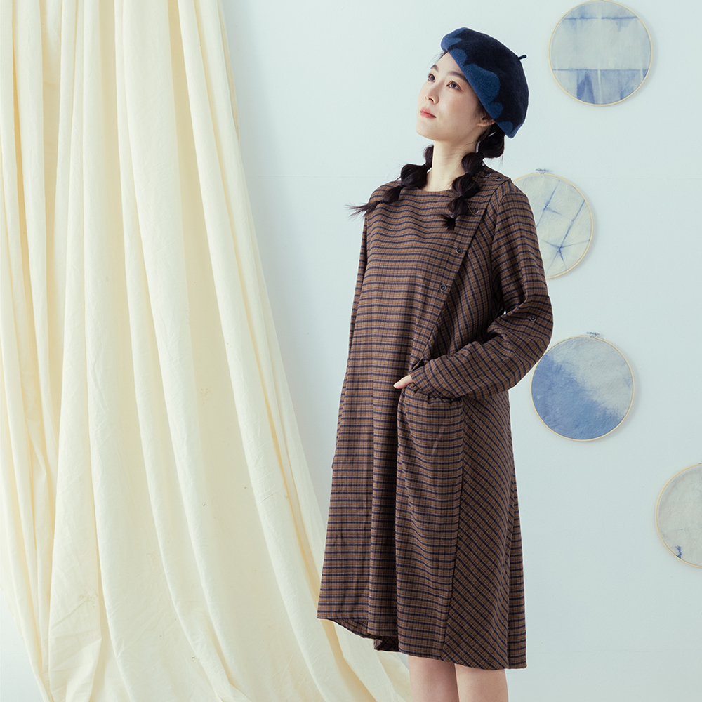 【MOSS CLUB】秋日氣息格格條紋-女長袖洋裝 條紋 綠 咖(二色/版型適中) 價格比較,價格查詢,歷史價格詳細信息