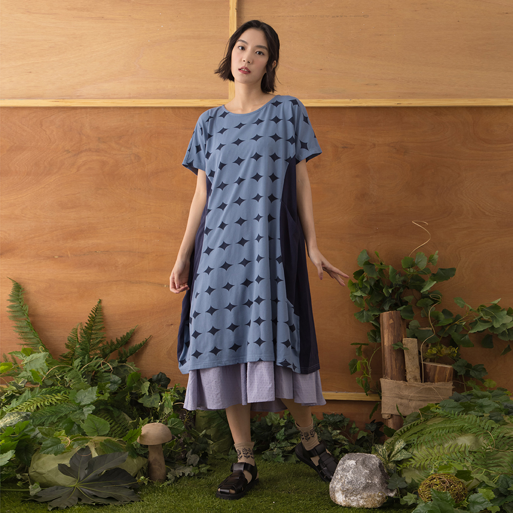【MOSS CLUB】點點印花插肩袖圓領棉質短袖上衣 藍 白 歷史價格詳細信息