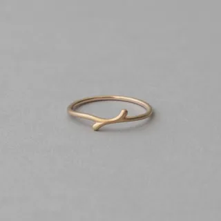 【ete】K10YG 層疊波浪形戒指(金色) 歷史價格詳細信息