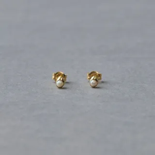 【ete】K10YG 小巧雙珍珠/鑽石耳環(金色) 歷史價格詳細信息